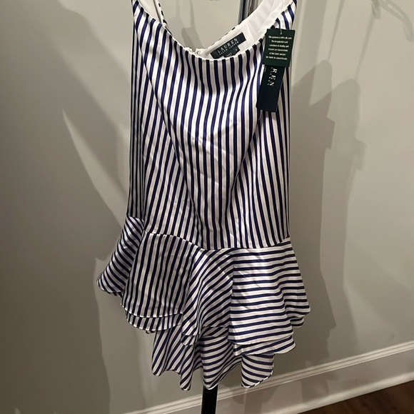 Lauren Ralph Lauren Dresses & Skirts - Women’s Lauren Ralph Lauren 100% silk skirt. Size 4